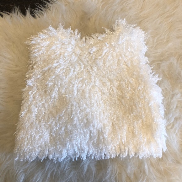 Toddler girls faux fur fizzy cream white vest - Picture 3 of 4